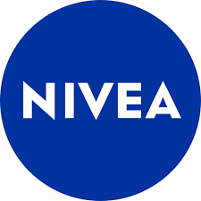 Logo Nivea — marka, przy której pracował Aleksander Serdiukow